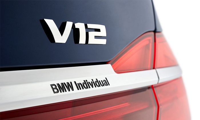  BMW 7-Series:   